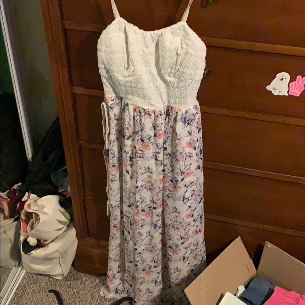 Dress with little belt